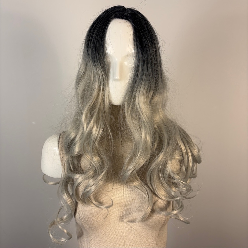 Chic Ombre Black and Blonde Wavy Wig